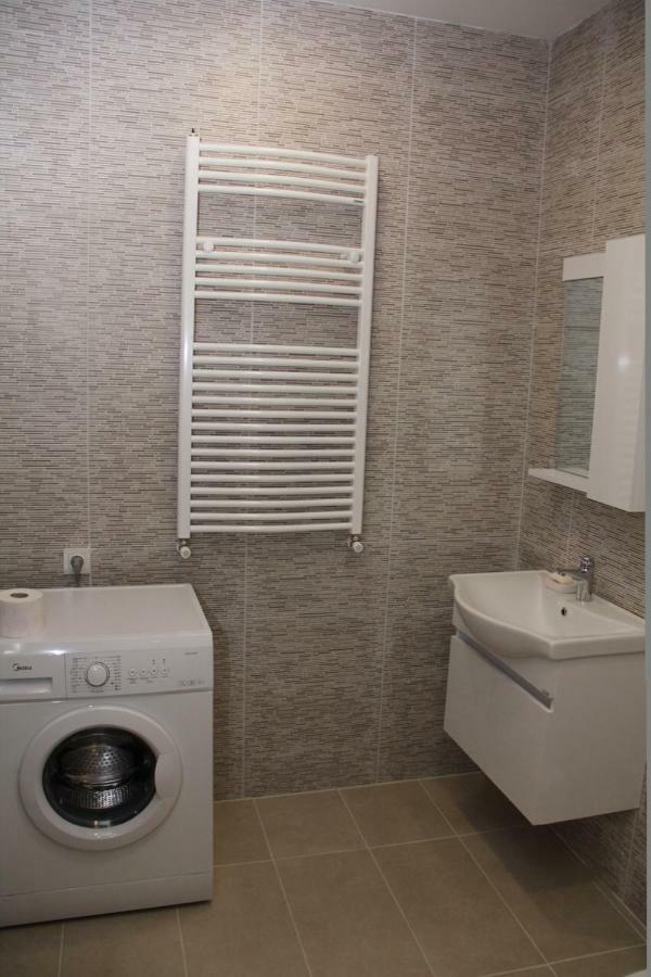 Modern Apartment Kutaisi Eksteriør bilde