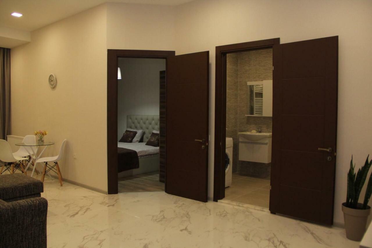 Modern Apartment Kutaisi Eksteriør bilde