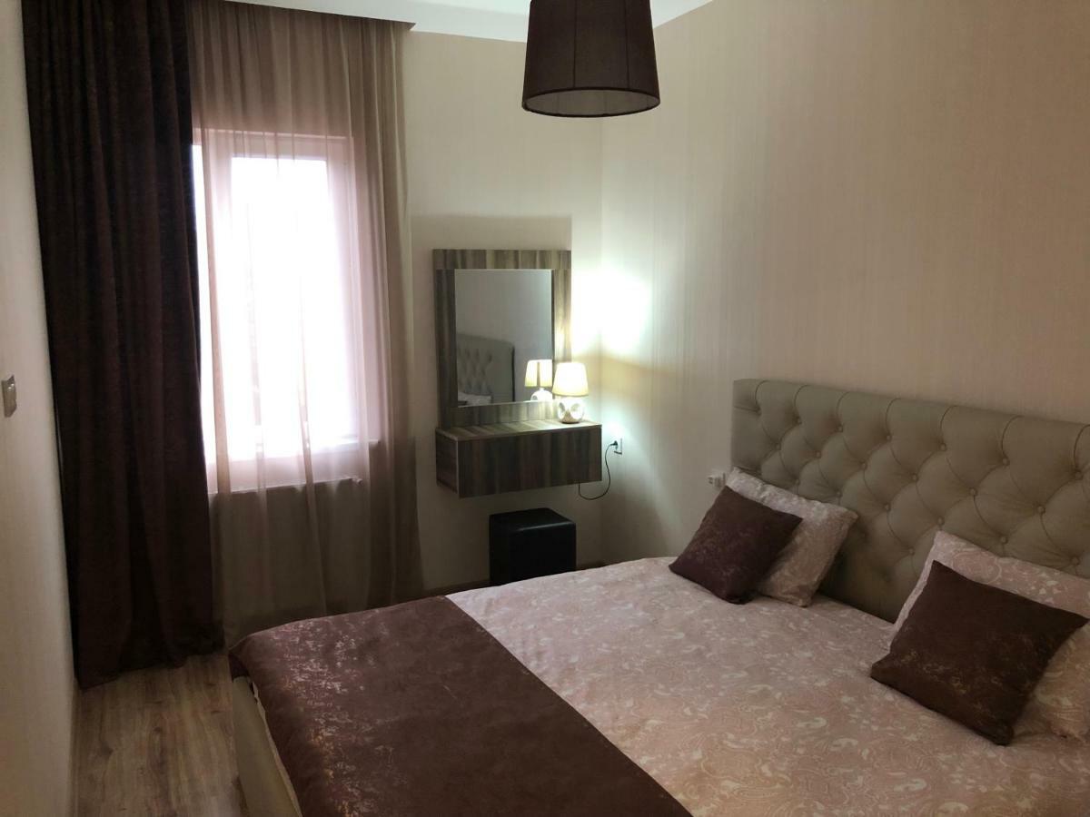 Modern Apartment Kutaisi Eksteriør bilde